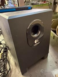 Casse Logitech X-240 (2.1 - 2 canali + subwoofer)