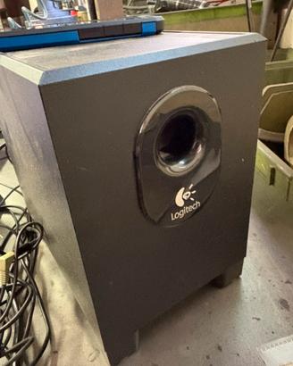 Casse Logitech X-240 (2.1 - 2 canali + subwoofer)