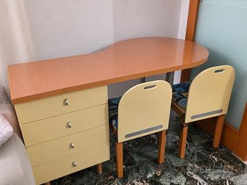 Scrivania e sedie design
