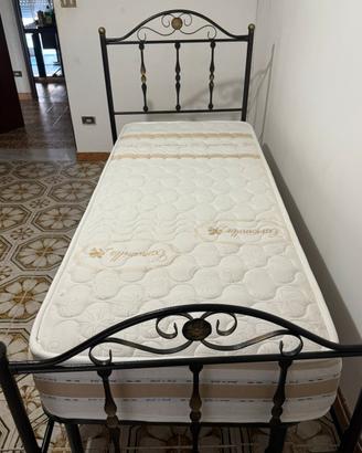 Struttura letto singolo in ferro battuto