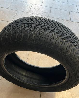 Gomma usata 4 stagioni 215/55 R17