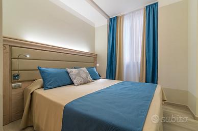 Cagliari fronte Porto Albergo 10 camere cn Bistrot