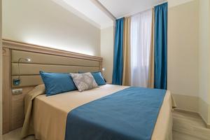 Cagliari fronte Porto Albergo 10 camere cn Bistrot