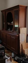 cristalliera e madia in legno 