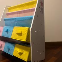 Libreria per bambini con portagiochi