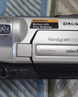 Videocamera Sony CCD-TRV218E