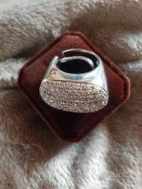 Splendido anello vintage, argento e zirconi