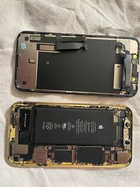iPhone xr display avanti e dietro rotti