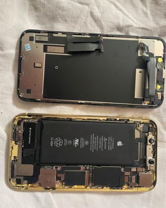 iPhone xr display avanti e dietro rotti
