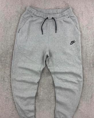 pantaloni nike tech taglia XS