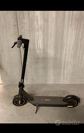 monopattino elettrico ninebot g30max