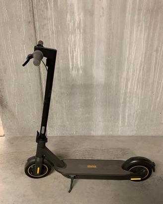 monopattino elettrico ninebot g30max