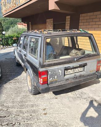 Jeep Cherokee 