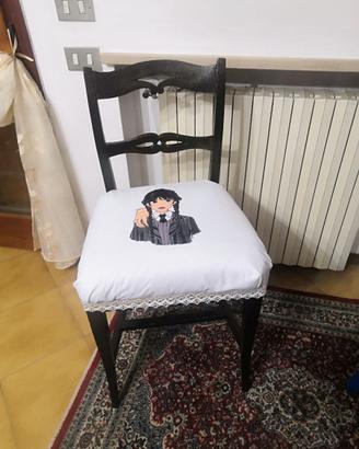 sedia restaurata fan art Mercoledì Addam