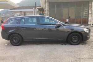 Volvo V60 station wagon 2.4 diesel