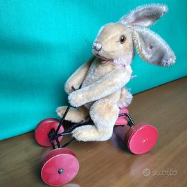 Steiff leprotto con scooter