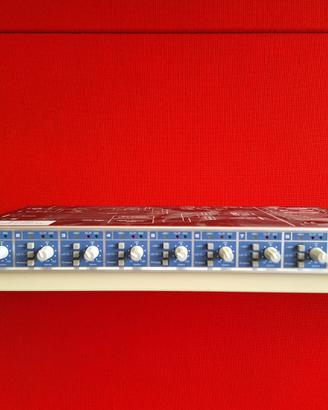 Preamplificatore microfonico