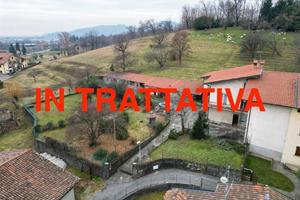 Casa indipendente di 246 m² con 4 locali e box aut