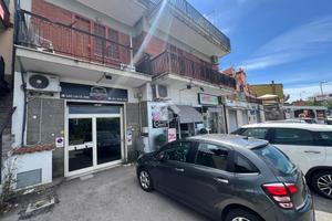 NEGOZIO A CASTEL GANDOLFO