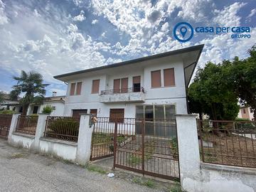 Villa singola a pochi passi dal centro