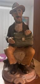 Statuetta vintage vecchio con cartella Capodimonte