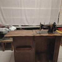 Macchina da cucire antica ALFA