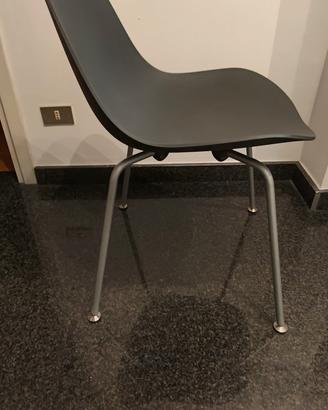 4 sedie monoscocca poliuretano gambe metallo
