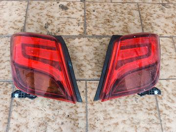 Fanali posteriori Yaris 2016