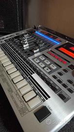 Roland mc 808 groove box sampler