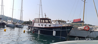 Gozzo cabinato in legno