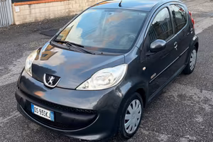 Peugeot 107 1.0 benzina 68 CV 5 porte