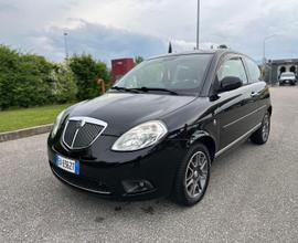 Lancia ypsilon 2010