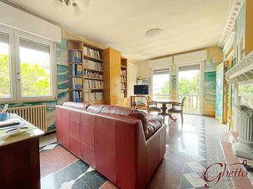 Appartamento di 239 m² con 5 locali e box auto dop