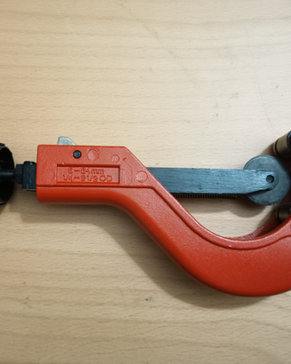 Taglia tubi professionale per tubi da 6 a 64mm