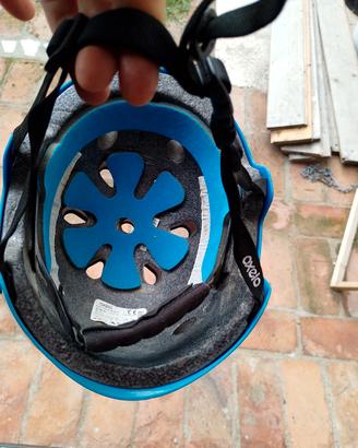 caschetto bici o attività su rotelle 