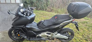 Honda Forza 750 tourer