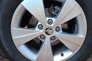 cerchi 16 + pneumatici  skoda