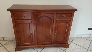 Credenza in legno massiccio