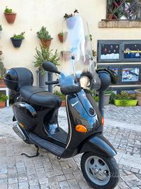 \Vespa Piaggio 125