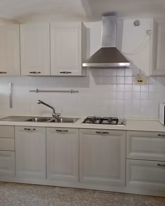 Cucina Maistri in legno massello 3,60 m