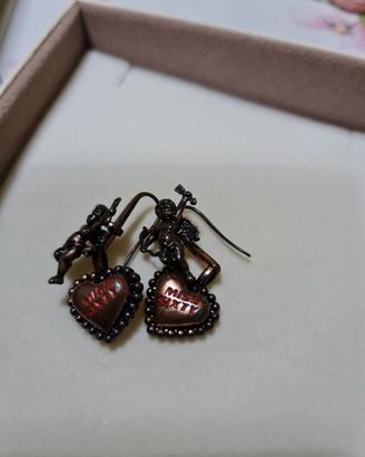 Orecchini MiSS SIXTY cuore con scritta