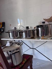Set di pentoloni nuovi mai usati