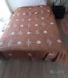 Elegante copriletto matrimoniale in lino, perfetto