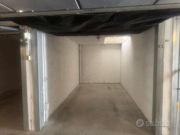 Garage.Trento, via R. Giuardini.