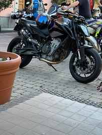 Ktm duke 890