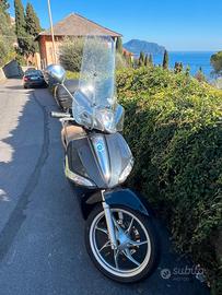 Scooter Liberty 150