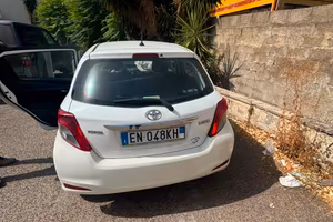 Toyota Yaris 1.3 benzina del 2013 incidentata 