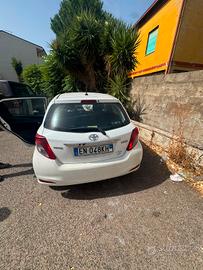 Toyota Yaris 1.3 benzina del 2013 incidentata 