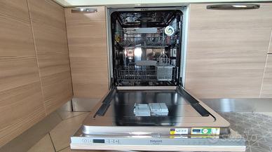 Lavastoviglie da incasso Hotpoint Ariston HIC3C34