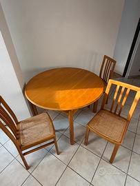 Tavolo da pranzo allungabile + 4 sedie in legno